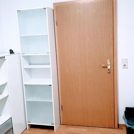 Budget Rooms In Halle With Shared Bathroom, Free Wifi, Netflix & Ipad Halle (Saale) Exterior foto