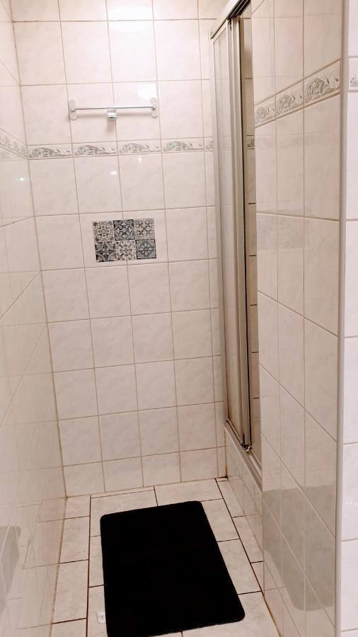 Budget Rooms In Halle With Shared Bathroom, Free Wifi, Netflix & Ipad Halle (Saale) Exterior foto