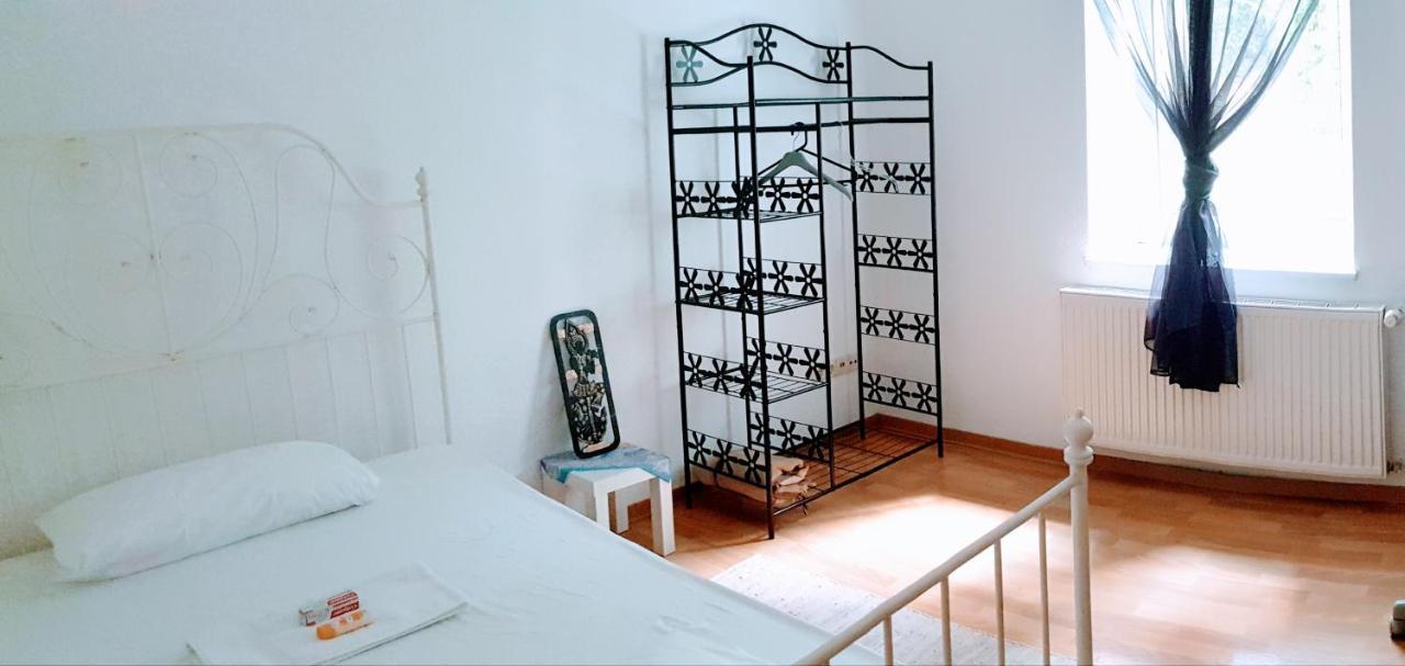Budget Rooms In Halle With Shared Bathroom, Free Wifi, Netflix & Ipad Halle (Saale) Exterior foto