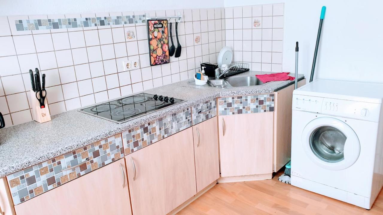 Budget Rooms In Halle With Shared Bathroom, Free Wifi, Netflix & Ipad Halle (Saale) Exterior foto