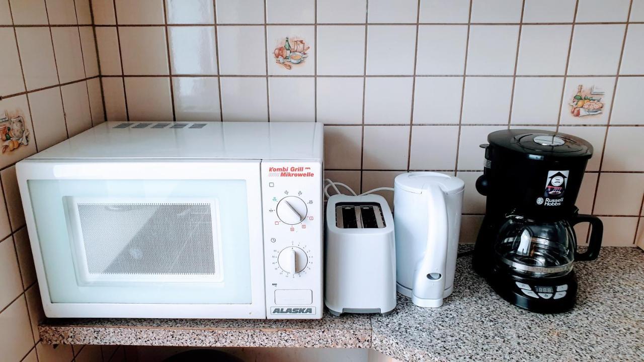 Budget Rooms In Halle With Shared Bathroom, Free Wifi, Netflix & Ipad Halle (Saale) Exterior foto