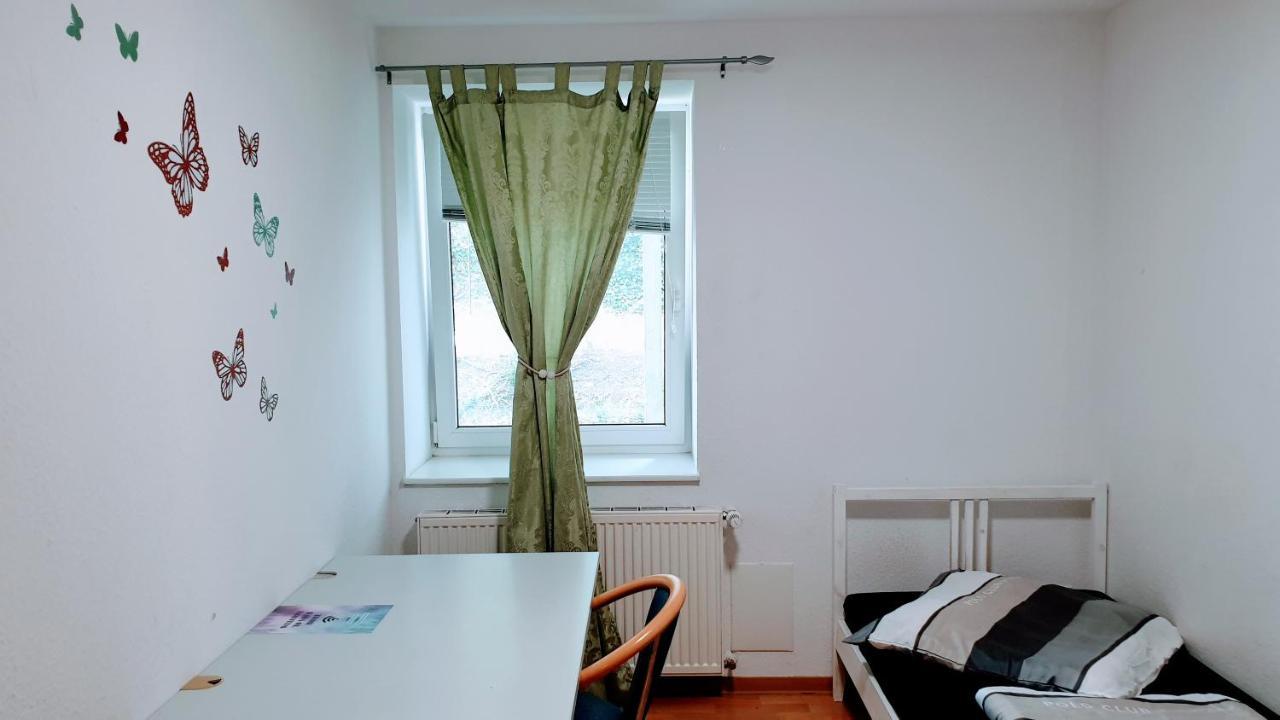 Budget Rooms In Halle With Shared Bathroom, Free Wifi, Netflix & Ipad Halle (Saale) Exterior foto