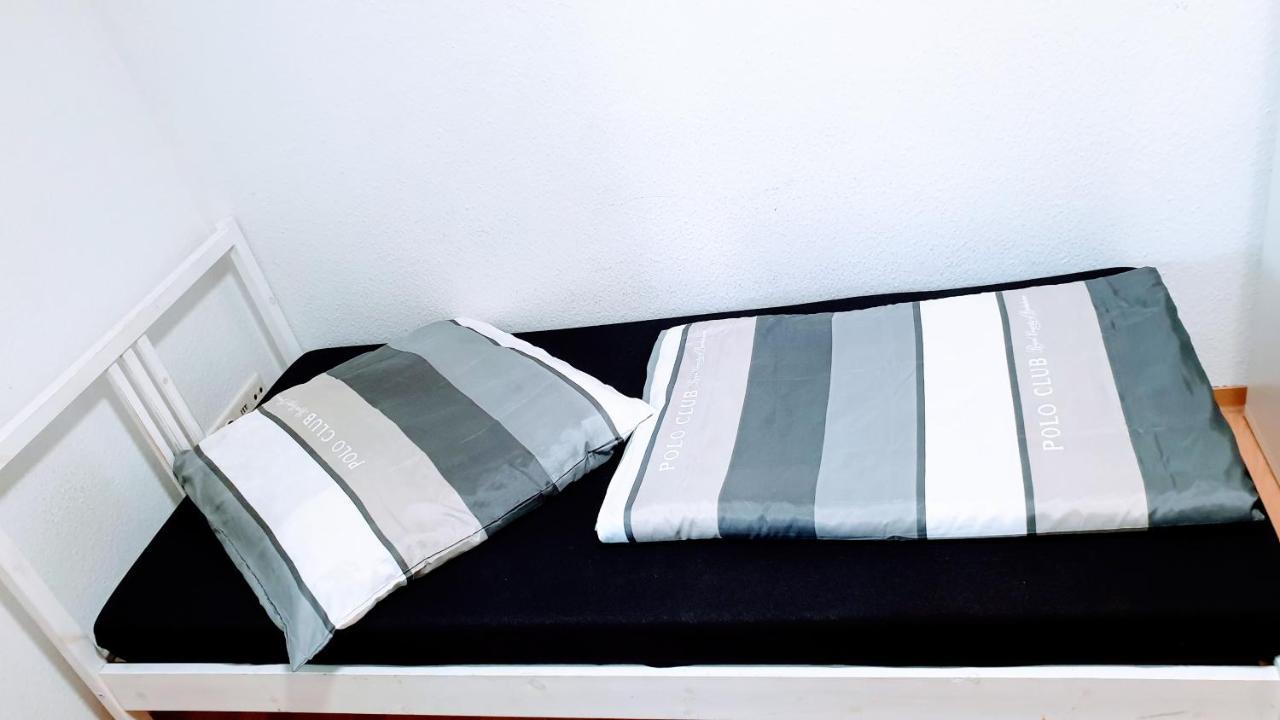 Budget Rooms In Halle With Shared Bathroom, Free Wifi, Netflix & Ipad Halle (Saale) Exterior foto